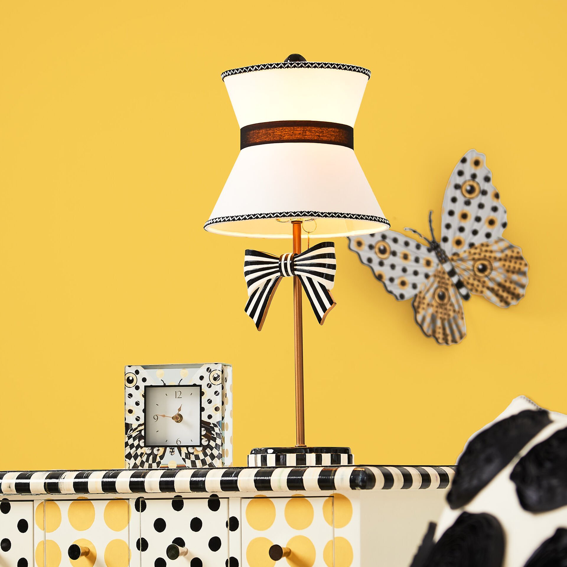 Pretty As A Bow Table Lamp