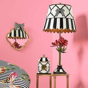 Flower Show Table Lamp