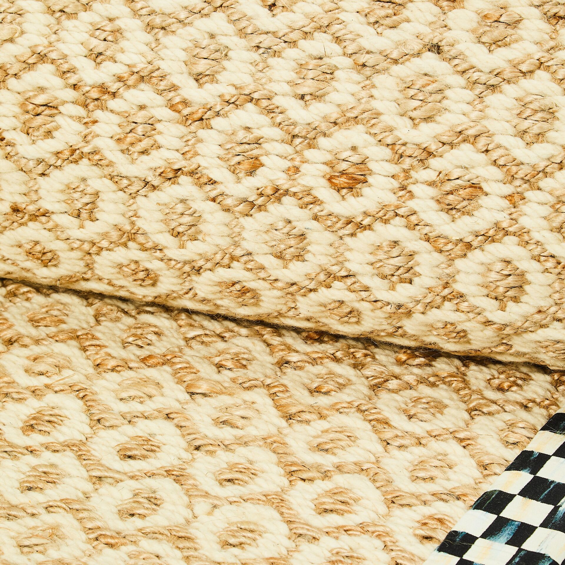 Courtly Check Natural Honeycomb 2' x 3' Jute Rug