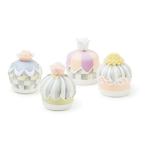 Cameo Petit Fours, Set of 4