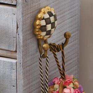 Courtly Check Hook