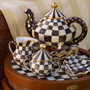 Courtly Check Teapot