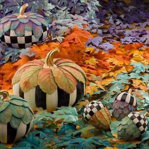Foliage Acorns - Set of 3