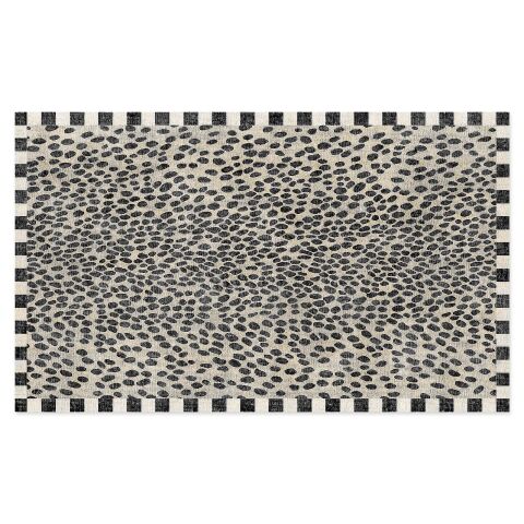 Snow Leopard 2' x 3' Washable Rug