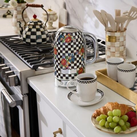 Courtly Flower Market Electric Kettle