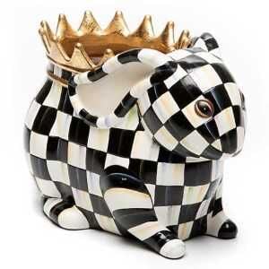 Rabbit Queen Garden Pot