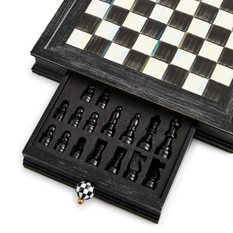 Courtly Check Chess Set