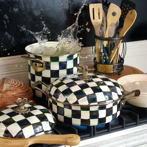 Courtly Check Enamel 7 Qt Stockpot