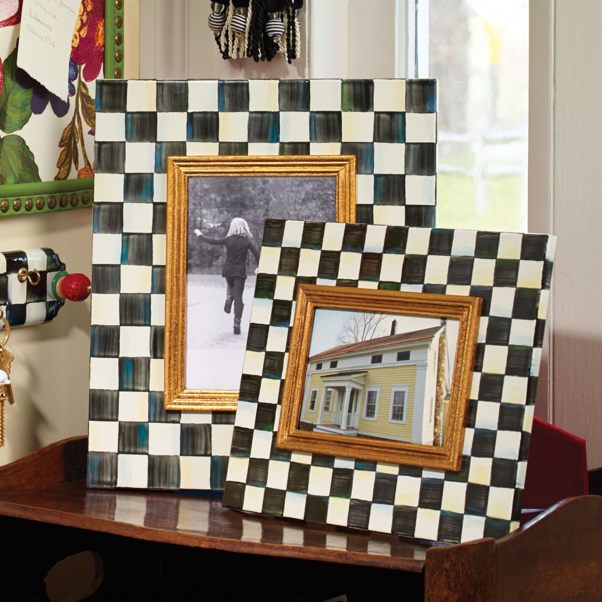Courtly Check Frame