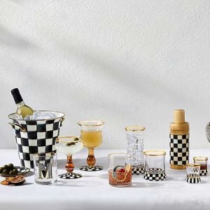 Courtly Check Wine Glass