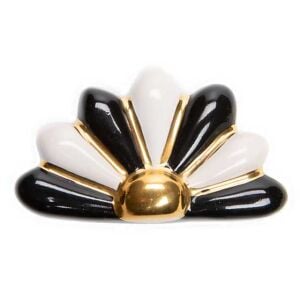 Peacock Knob - Black & White