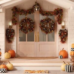 Fall On The Farm Garland